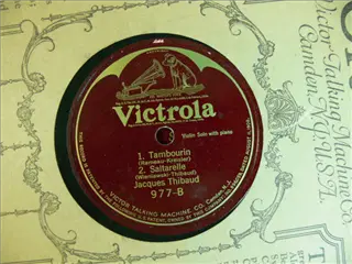 small_victrola 977 b.webp